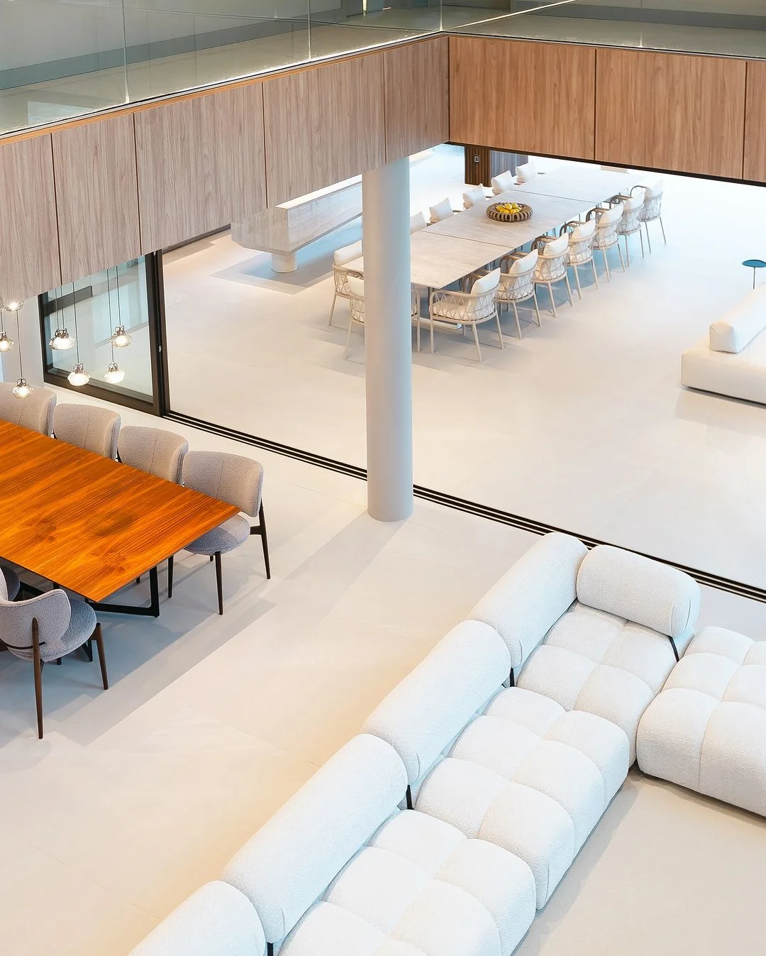 Ambiente interno decorado com design de interiores pela Hellon Arquitetura